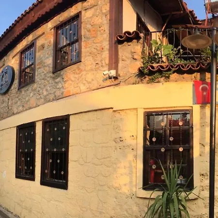 Grand Friends Bed & Breakfast